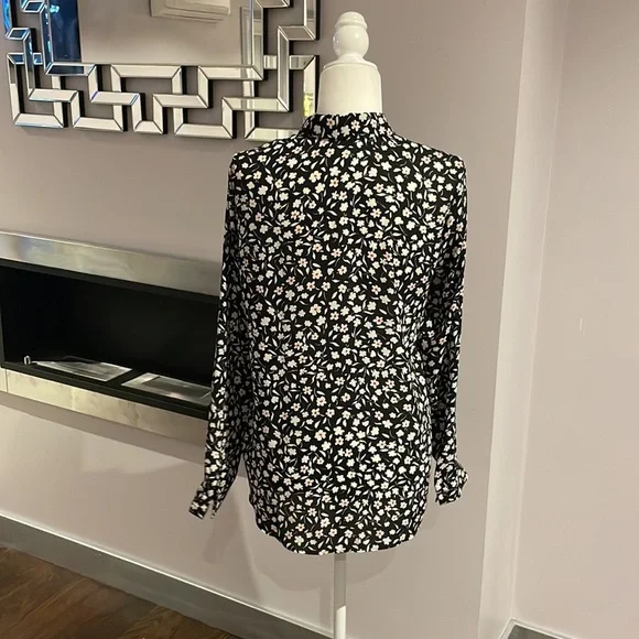 ♡ Primark, long sleeve button down size 6 - Picture 3 of 5